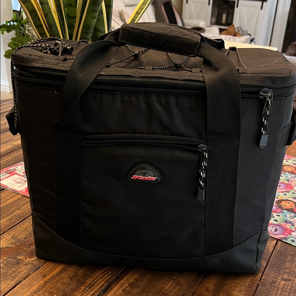JPCOOLER Soft Side Cooler 18"x9"x15"           JP COOLER GUC